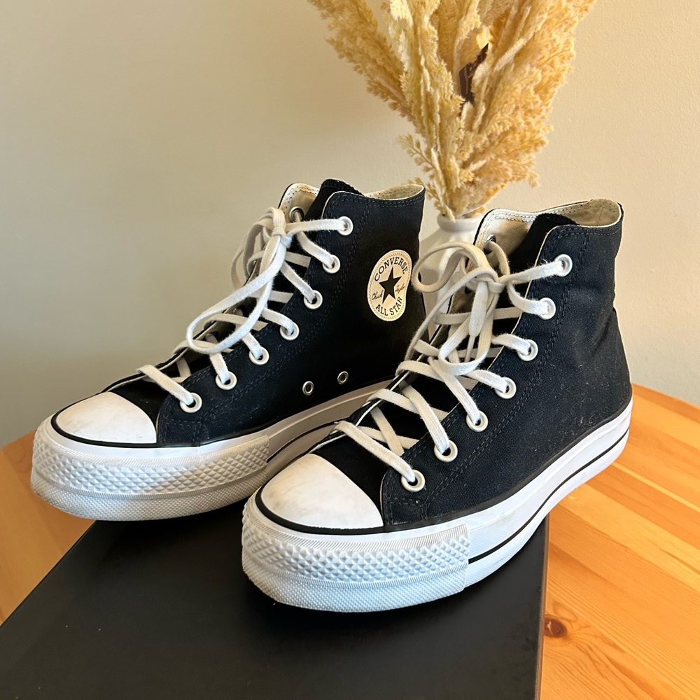 Women’s platform converse high tops